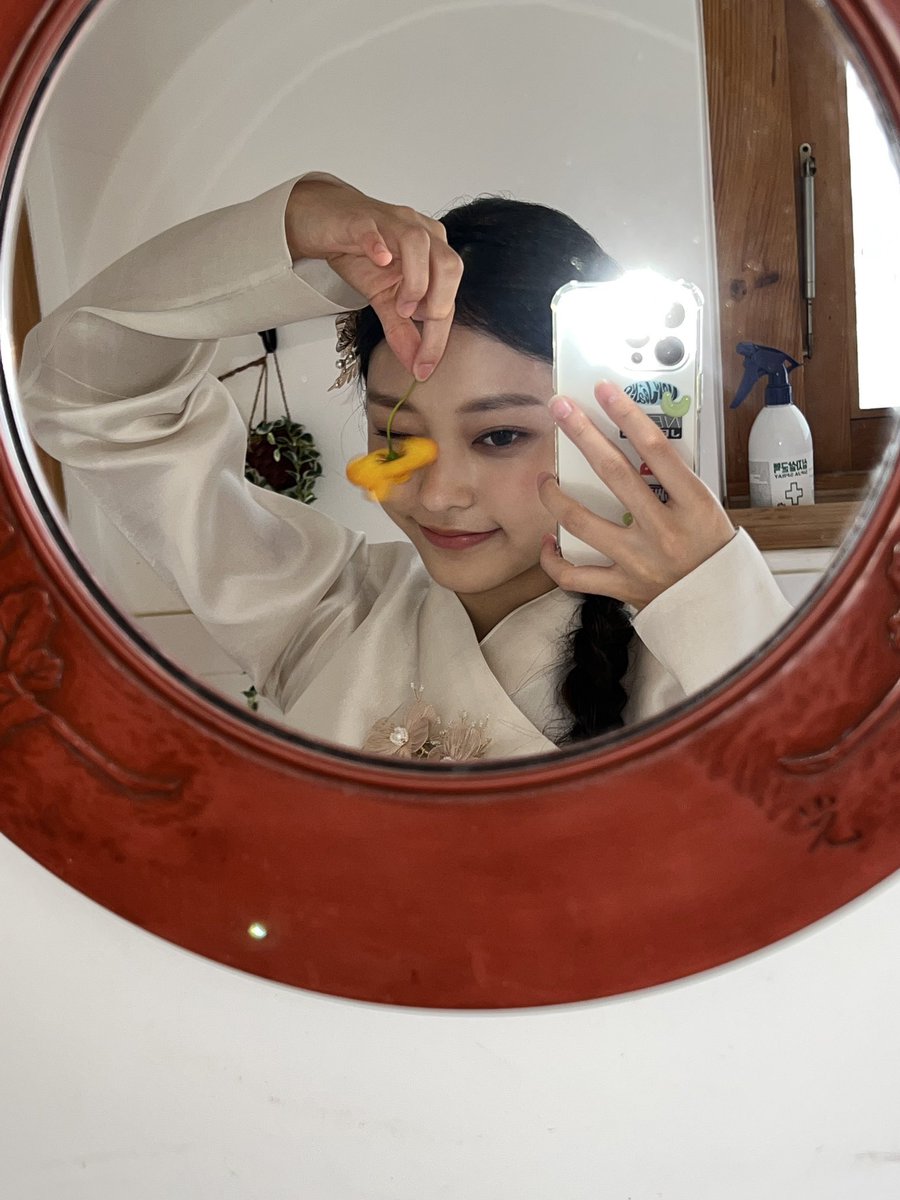 An astrophile whomst known as Joanne’s Twinsie. She was a smart lass till’ the star fell for the moon named Sam. Ho- hum... Lily is the star!