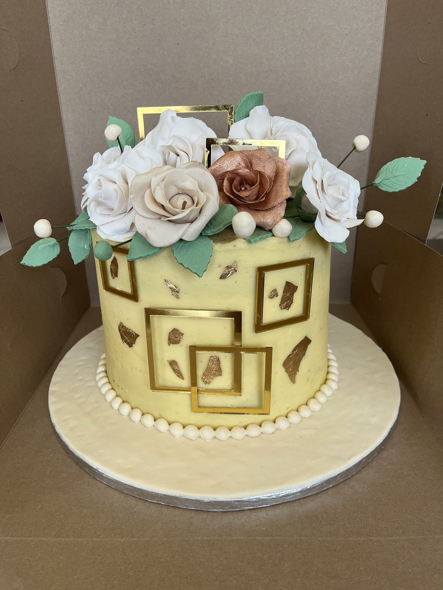 xolis_cakes's tweet photo. #cupcakes #birthdaycake #cakeart #cakedecorating #cakedesign #buttericing #xoliscakes https://t.co/5aNLJNabW9