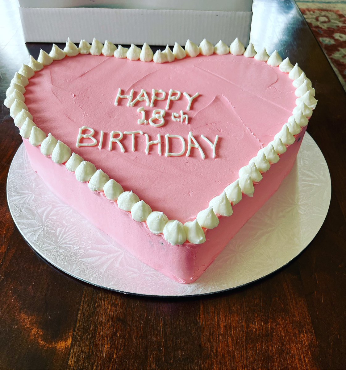 xolis_cakes's tweet photo. #cupcakes #birthdaycake #cakeart #cakedecorating #cakedesign #buttericing #xoliscakes https://t.co/5aNLJNabW9