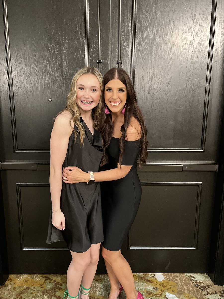 DestineGrobe's tweet photo. It made my heart so happy to see so many of my former cheerleaders continuing to carry on the legacy of excellence within PISD! Watching your students/ athletes thrive is such an amazing feeling! I am proud of the young women they are becoming! https://t.co/DNLy16elvZ