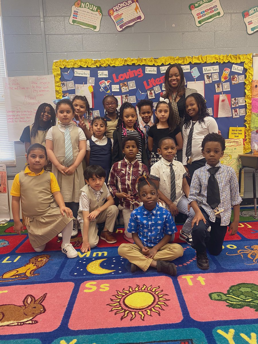 MsCBronner's tweet photo. Business Tie Tuesday: Providing students the opportunity to talk business and entrepreneurship. #parklanesoars #Entrepreneurship #businessclass #greatness #leadersinthemaking @Parklane_Eagles https://t.co/0kX9SX7hPv