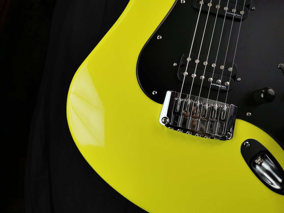 TaistoGuitars's tweet photo. More pictures about new FIRENZA-HS Sulfur custom guitar. Guitar customized with Lundgren The One humbucker pickups.
#taistoguitars #firenzahs #firenzaseries #sulfur #customguitar #sähkökitara #gitarr #gitarre #madeinfinland #finnishdesign #electricguitar #lundgrenpickups https://t.co/BP6R8bROYQ