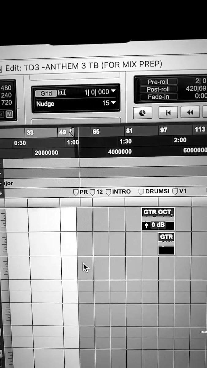 blink-182 Italia tweet media