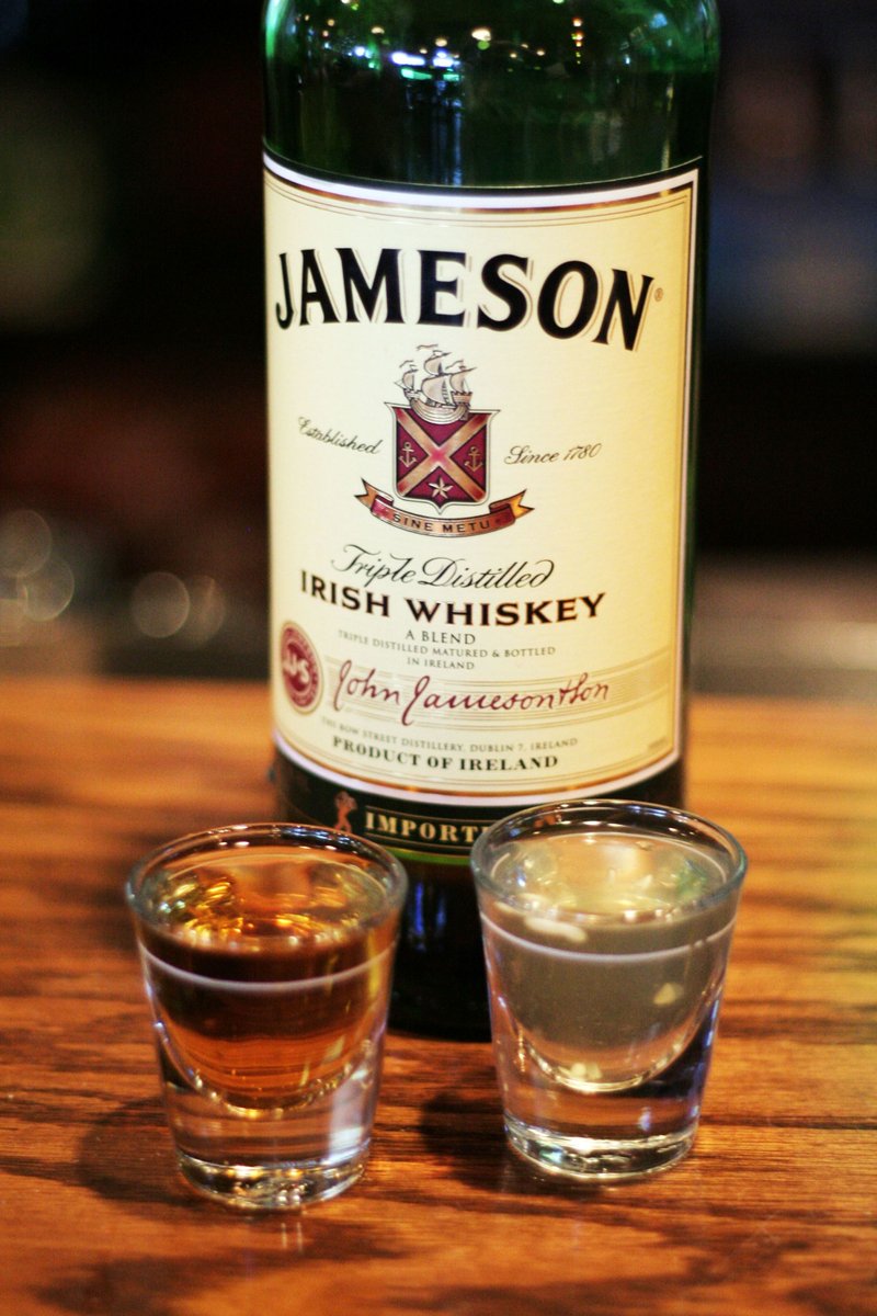 FourCornersCH's tweet photo. $5 Pickle Back Shots 💯#FourCorners 🍻🎉🙌🍸 https://t.co/RZnjhjNJ3T