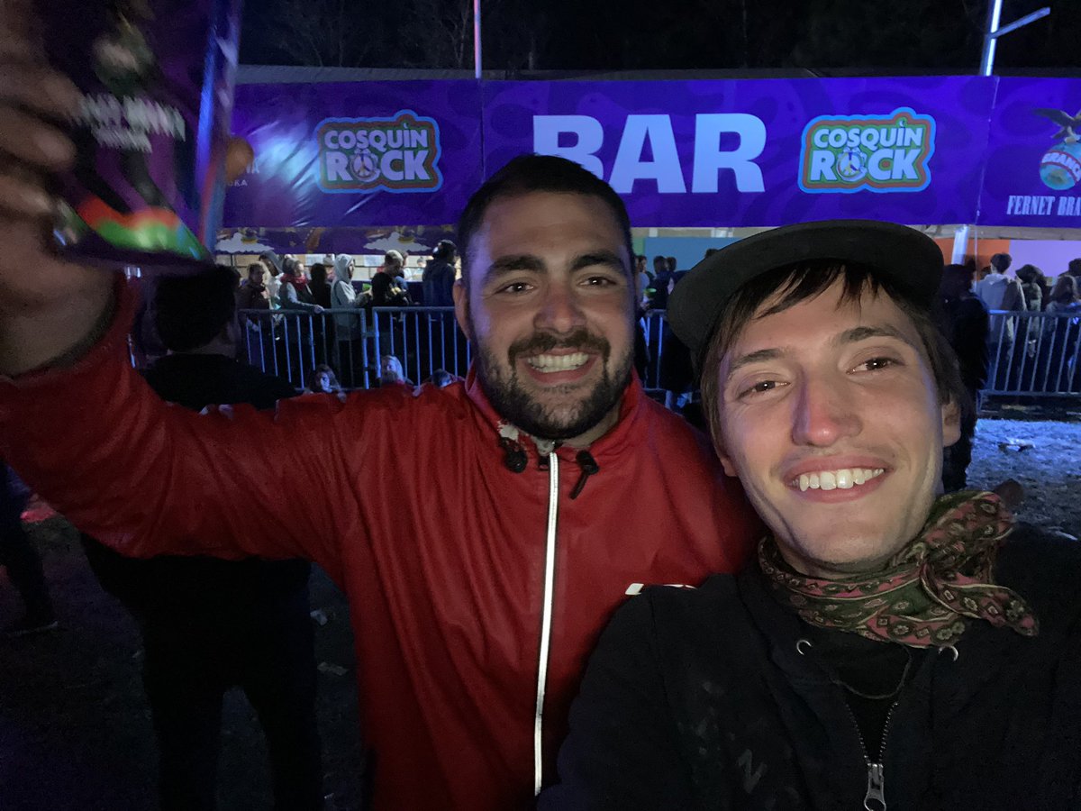 Encuentro con el viajero intergalactico <a href="/osodepeluxe/">bernardo</a> que vivan las bandas