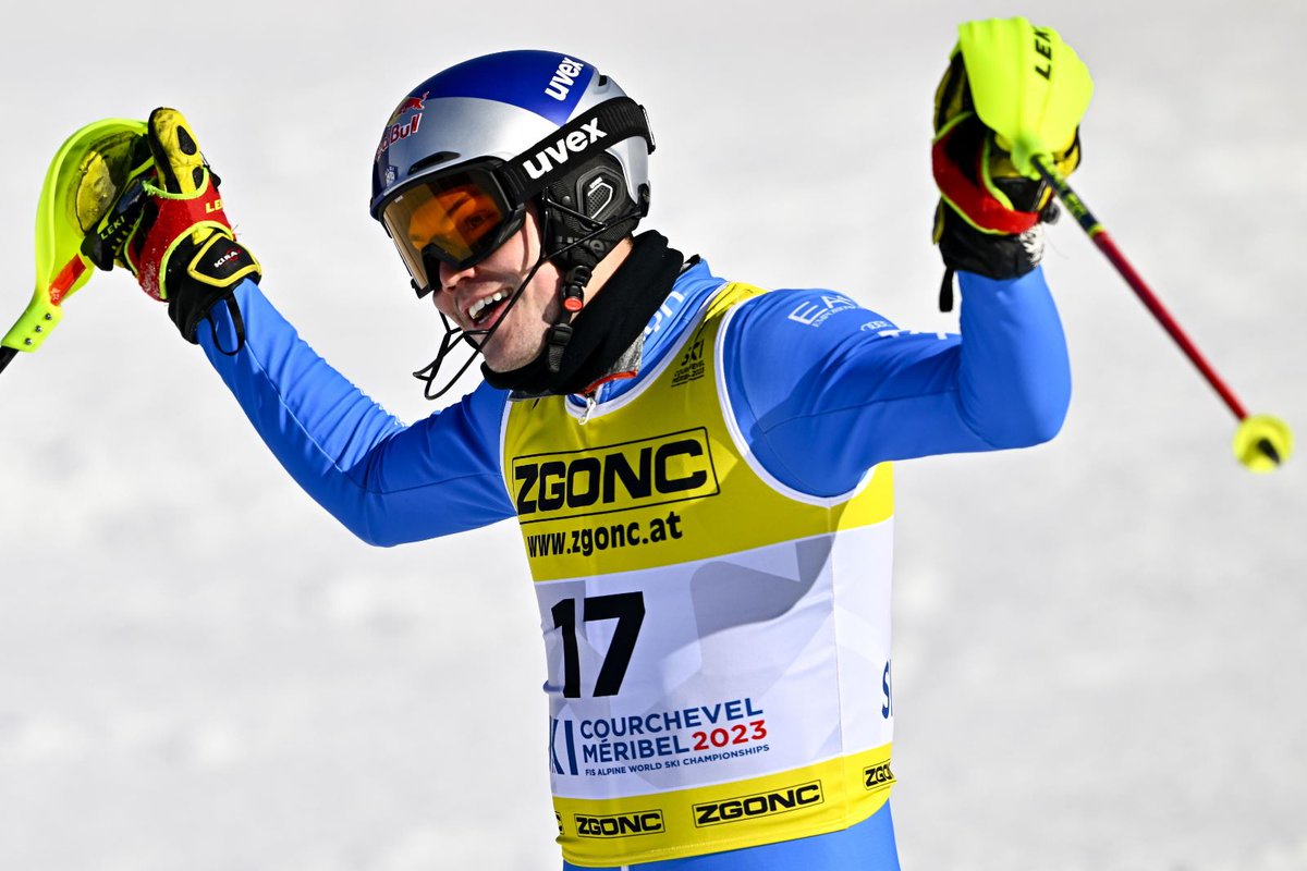 ItaliaTeam_it's tweet photo. FINALMENTE VINATZER! 🥉💙

Alex si prende il bronzo nello slalom ai Mondiali di sci alpino di Courchevel! 
Che riscatto dopo il quarto posto di Cortina 2021!
Alé! 💪🏻

#ItaliaTeam @Fisiofficial #AlpineSkiing https://t.co/wFop6d5iji