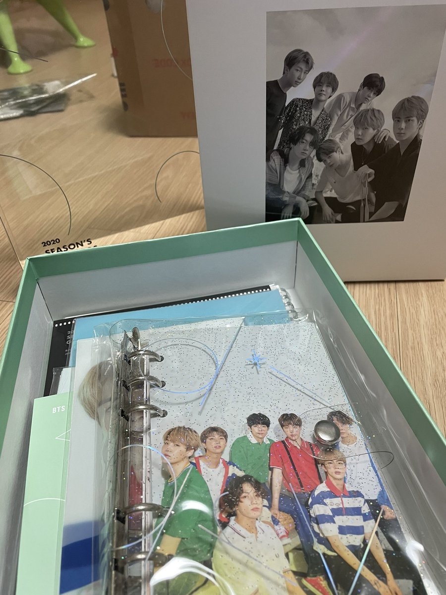 JM_I_PURPLE's tweet photo. 시즌그린팅 만삼천원이에요

방탄소년단 RM JIN SUGA JIMIN V JHOPE JUNGKOOK 알엠 진 슈가 지민 뷔 제이홉 정국 방탄굿즈 굿즈양도 포카 포카양도 디비디 디비디양도 poca https://t.co/EAChwDMEXz