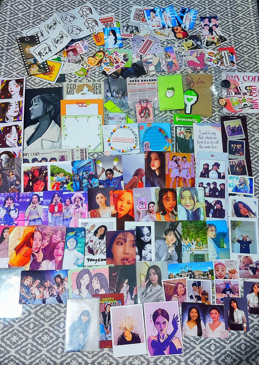 HwanEolin's tweet photo. This weekend lang din talaga ako nakapag-ayos ng gamit. But I do hope my gratitude is not yet late 🥰. 

Thank you to all the freebie lord/z who made the #MYCONinMNL so memorable for every moos ❤️ your efforts and love for mamamoo are commendable. #MAMAMOOinMNL is unforgettable. https://t.co/atVlUNHCKB
