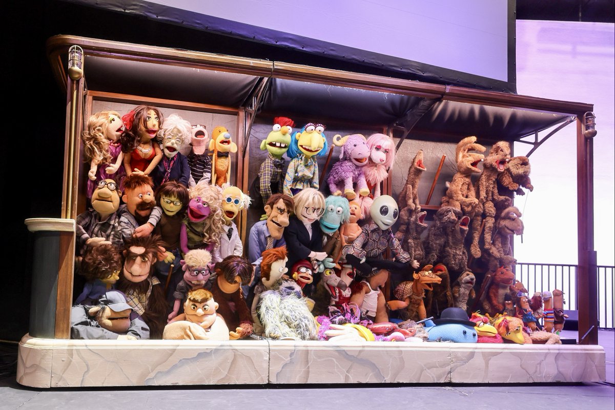 WallyWingert's tweet photo. 1/2 @puppetup is a "never miss opportunity" for me! Seen it many times and I've never seen the same show twice! My new Mahna Mahna Muppet replica was on the Henson lot and we met Brian Henson, and said hello to #PuppetUp performer (and Mahna's co-builder) Drew Massey, https://t.co/aXhgwywVeI