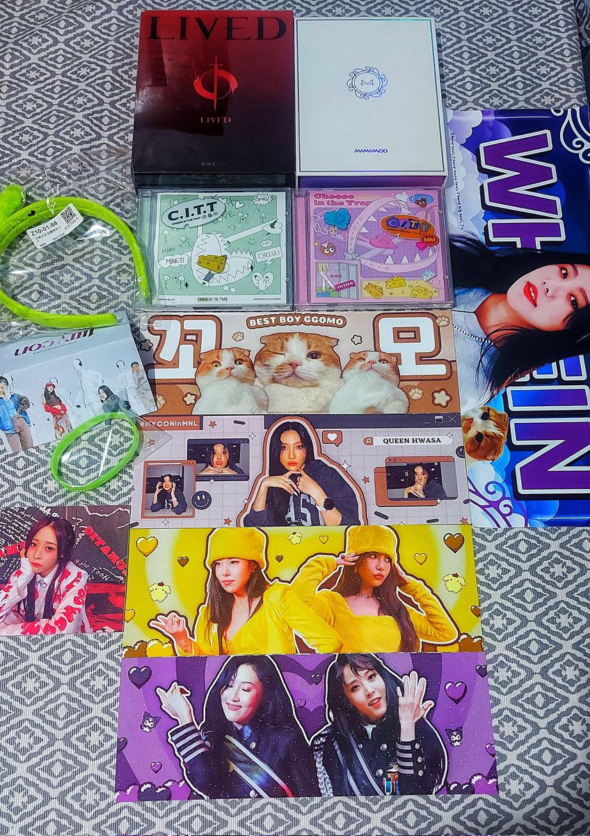 HwanEolin's tweet photo. This weekend lang din talaga ako nakapag-ayos ng gamit. But I do hope my gratitude is not yet late 🥰. 

Thank you to all the freebie lord/z who made the #MYCONinMNL so memorable for every moos ❤️ your efforts and love for mamamoo are commendable. #MAMAMOOinMNL is unforgettable. https://t.co/atVlUNHCKB
