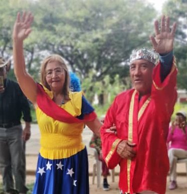 vargas_mimou's tweet photo. Buen día VENEZUELA 🇻🇪 feliz domingo los invitamos #ADisfrutarElCarnaval en los diferentes espacios dispuestos para celebrar en familia.

En estos carnavales 2023 estamos demostrando que somos Paz, alegría y Vida! @NicolasMaduro https://t.co/Wp24ckR0F7