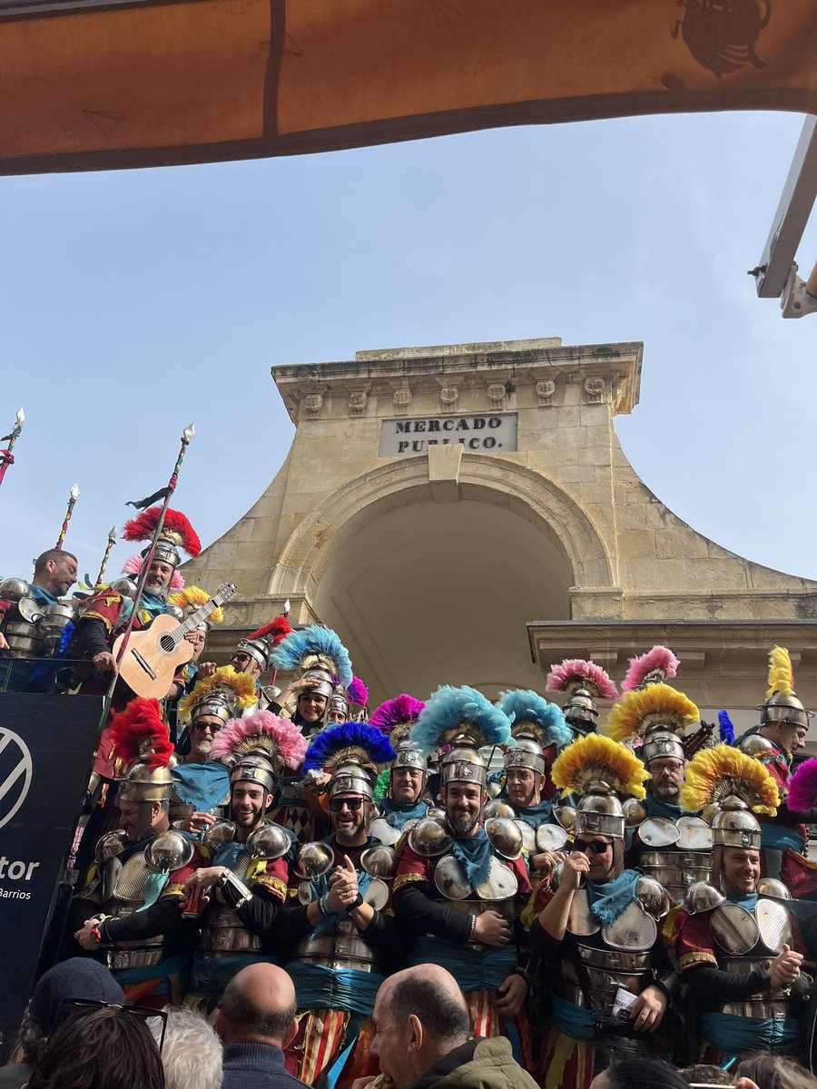 pivadecai's tweet photo. Jartiblismo desde la plaza de abastos en este #domingodecoros @COPECadiz
➡️Todo en
💻https://t.co/9E3sGWhBnF
📱App de COPE (Emisora Cádiz)
#Cádiz #Carnaval2023 #cope #carruseldecoros #CarnavaldeCadiz2023 https://t.co/p5kwUjGlFu