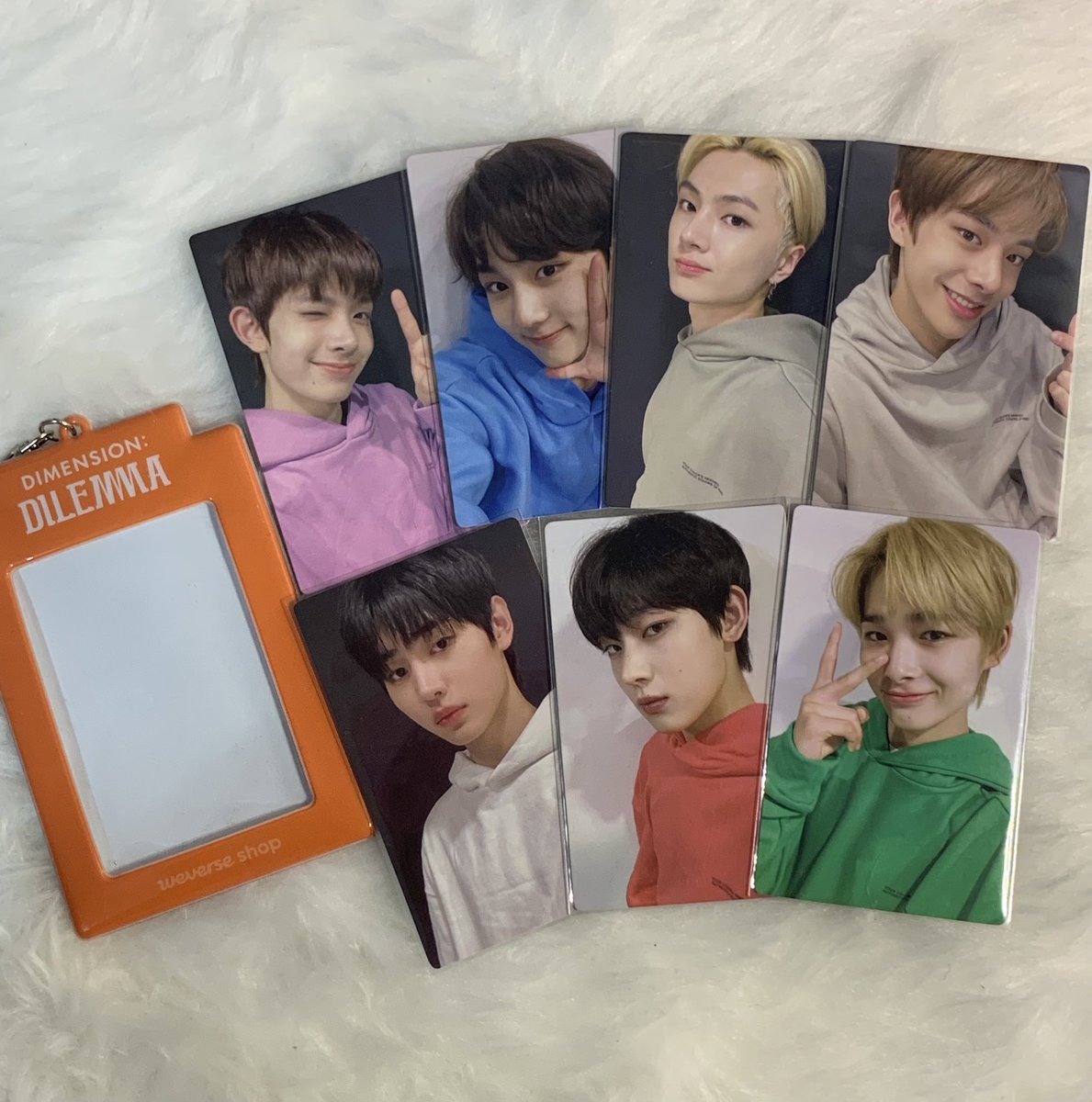 sunoohauls's tweet photo. hehehe since i’ve reached 1k followers here on twt, i’ll do a giveaway <<33

1 winner of 
- ot7 lighstick pcs 
- sunghoon dicon pcs
- ni-ki dicon pcs

instructions:
- mbf
- like and rt
- reply with any sunoo pic 
- winner should be willing to pay for lsf

🇵🇭 only ! https://t.co/rL0djh2vdJ