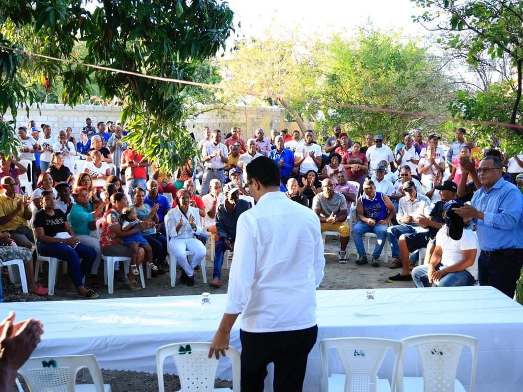 GuillermoLama's tweet photo. 📍 #Galván, Prov. Bahoruco.

Seguimos trabajando día y noche en #Bahoruco para garantizar un triunfo masivo en las urnas de nuestro presidente @luisabinader

#Galvanhabló
#GuillermitoLamaSenador
@drmariolama https://t.co/g18t17bWgV