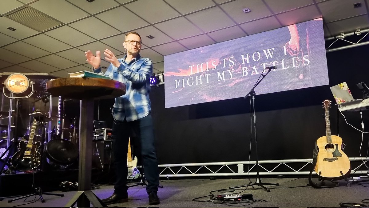 What a  wonderful time in God's house this morning <a href="/LWChurchUK/">LivingWaters Church</a> ❤️ Big thanks to <a href="/seanreddaway/">Sean Reddaway</a> for bringing a  excellent message " This is how I fight my battles" ❤️🙏☝️ #Church #Family #Jesus