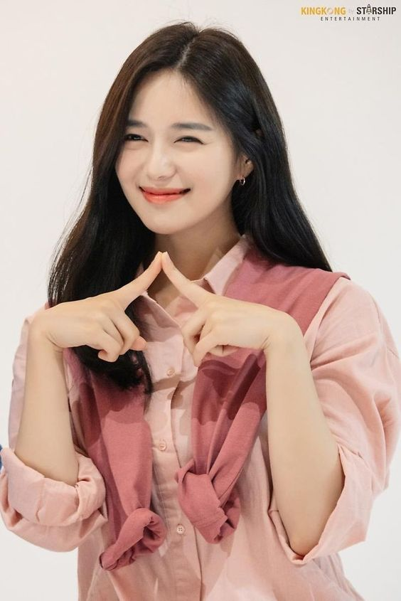shieloveskdrama's tweet photo. Happy Birthday to our girl, Lee Elijah!! ♥

Happy to see her act again! Watch her new kdrama with Jang Geun Suk, #TheBait / #Decoy. 😘🫰💕 https://t.co/wRoY41dKxi