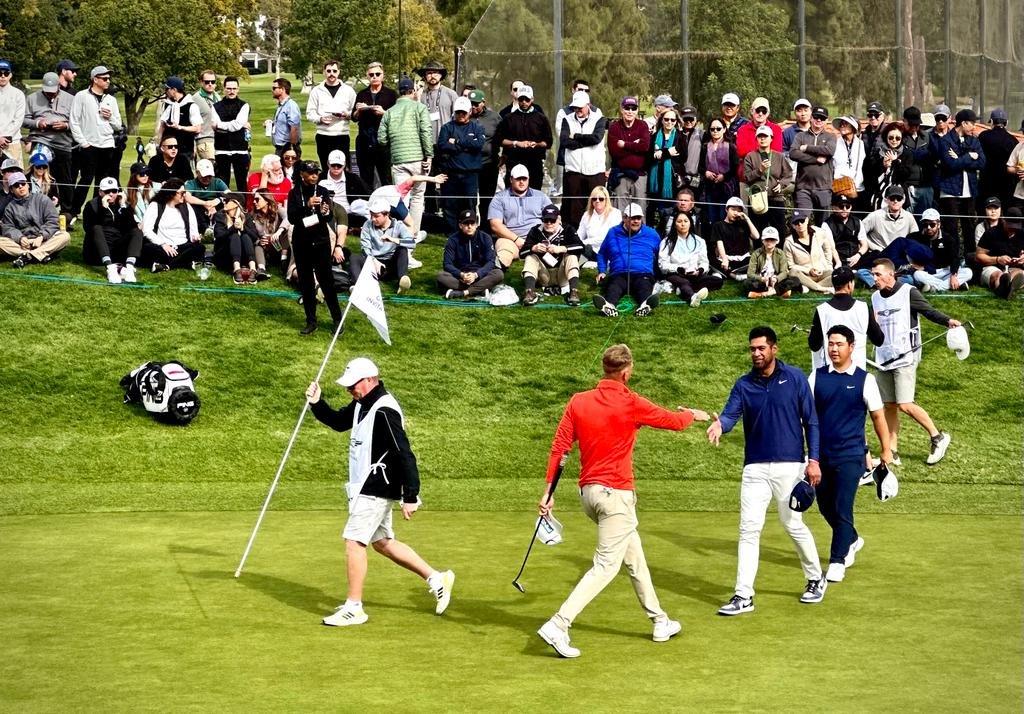 GolfChannel_PL's tweet photo. 🇵🇱 @AdrianMeronk miał wczoraj pracowity dzień, 🐯 @TigerWoods szalał, a @JonRahmpga w klasycznie demolującym stylu objął prowadzenie. #GoTiger! #GoRahmbo! #GoMeronk! 🎰
📷 Marek Sowa
https://t.co/FY15QadzSH
#AdrianMeronk #GenesisInvitational #GolfChannelPolska https://t.co/YtBm33mhx8