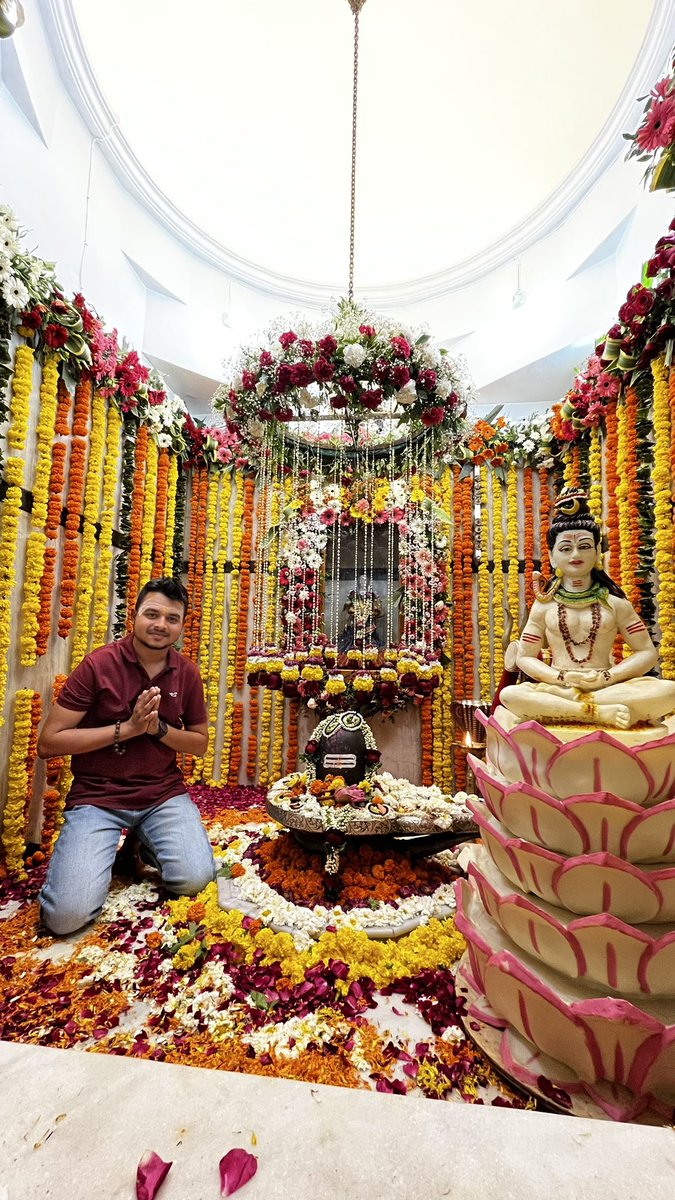 ARPIT_N_PATEL's tweet photo. नमस्ते अस्तु भगवन विश्र्वेश्र्वराय महादेवाय त्र्यम्बकाय त्रिपुरान्तकाय त्रिकालाग्निकालाय
कालाग्निरुद्राय नीलकण्ठाय मृत्युंजयाय सर्वेश्र्वराय सदाशिवाय श्रीमन् महादेवाय नमः 

My One And Only #Shambhooo

#મહાશિવરાત્રી  ૧૮-૨-૨૦૨૩

|| ॐ નમઃ શિવાય || https://t.co/2vUQkuKk1E