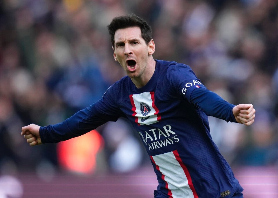 WeAreMessi's tweet photo. Only 1 👑 https://t.co/aRVVPRmlkP