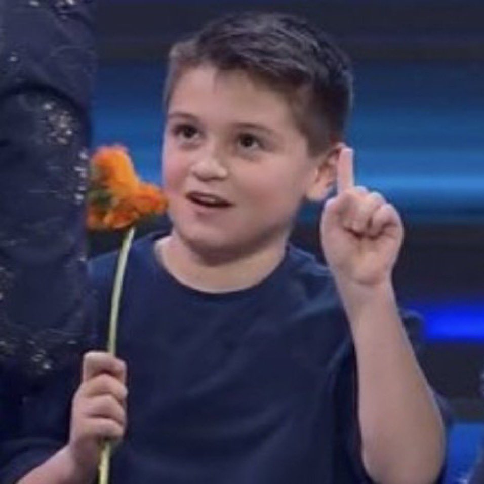 <a href="/gIANMARIAAAAA/">gIANMARIA</a> 

Non è che per caso ti va di fare gli auguri a <a href="/lyristria/">Iryda</a>????