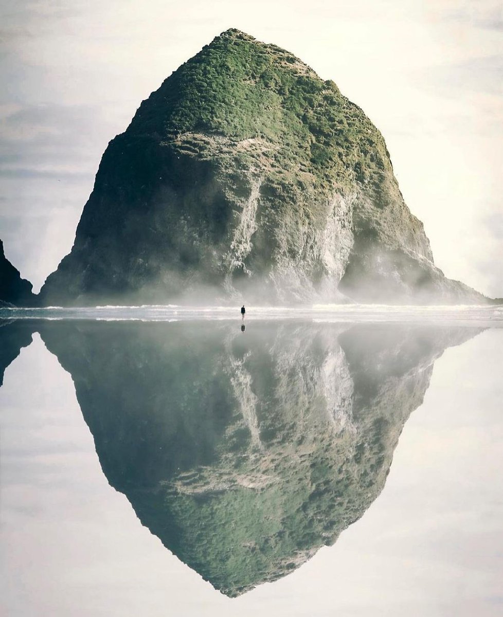 Tiwel_Spain's tweet image. Rising 235 ft above the shoreline, #HaystackRock is an irregular basalt formation that was first created some 17 million years ago as lava flowed through the old Columbia River drainage system and intruded into soft marine sediments. Also, the end scene for the movie The Goonies!