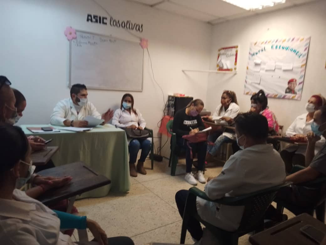 Un buen médico es aquel que además de darte la cura para tus males, te da calma cuando te agobia la desesperanza. #CubaPorLaVida #MejorEsPosible <a href="/cubacooperaven/">Brigada Médica Cubana en Venezuela</a>  <a href="/MINSAPCuba/">Ministerio de Salud Pública de Cuba</a> <a href="/AdanVillavicen5/">Adan Villavicencio Guzmán</a> <a href="/altunaga_perez/">Esthet Perez altunaga</a>