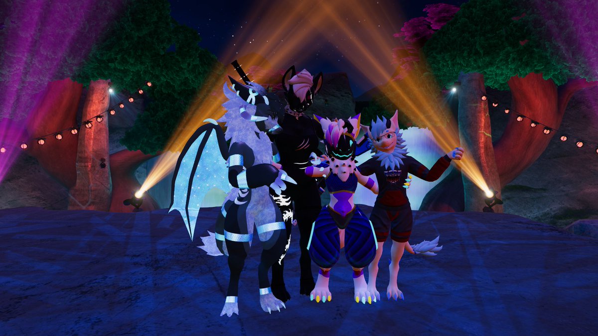 iiWolf_98's tweet image. I'd go to the end of times with you guys. &amp;lt;3
Picture taken by @Pyro_Guy_