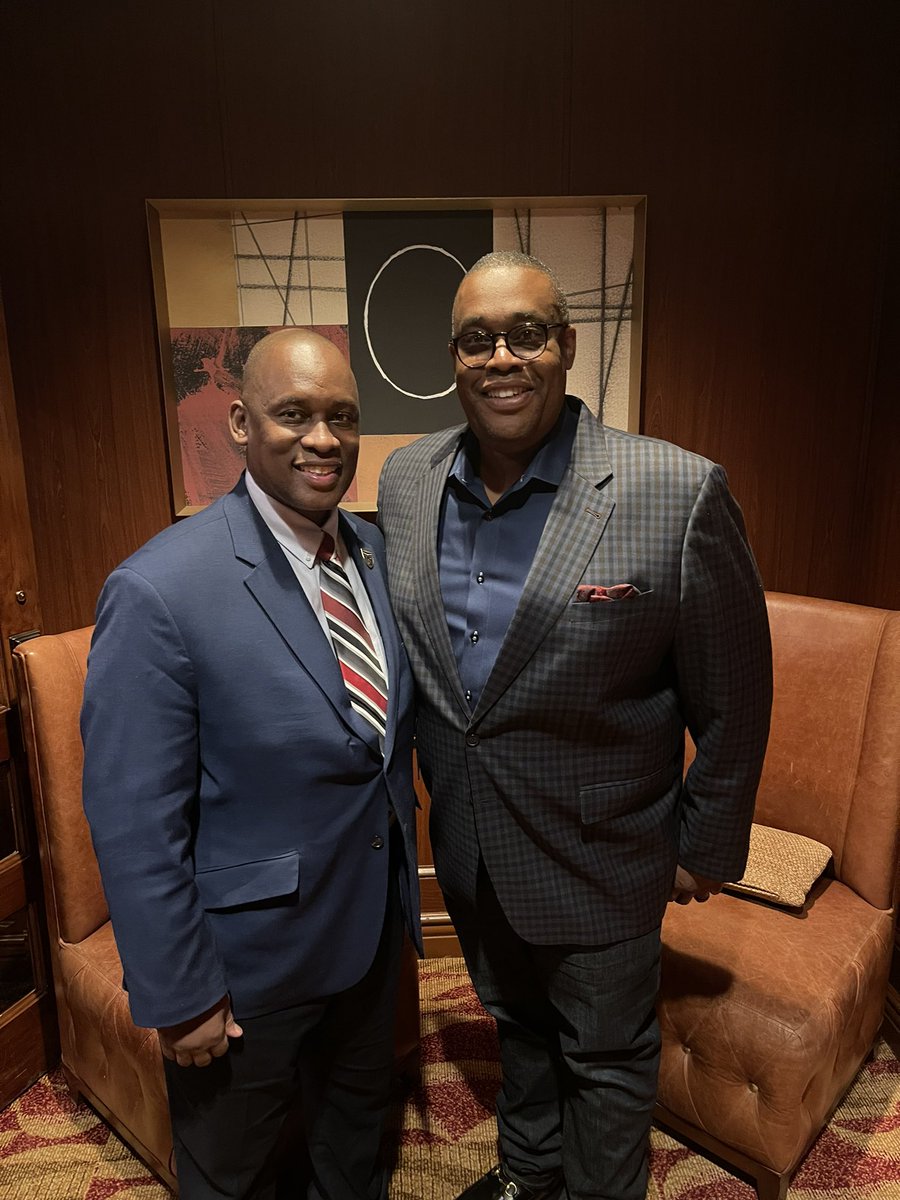 CouncilmanCrear's tweet photo. It was a pleasure to meet my @apa1906NETwork Brother and Archon, @turnervan357 Van Turner, President Memphis @NAACP and hopefully the next Mayor of Memphis. #LasVegas #VanTurner #Memphis #ElectCrearforMayor https://t.co/gHa7LTOvEM