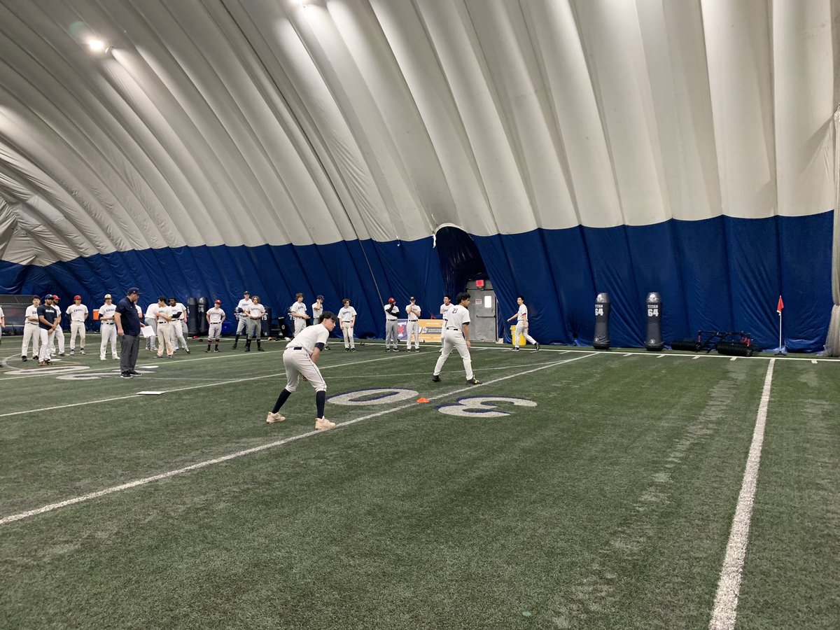 UofT_Baseball tweet picture