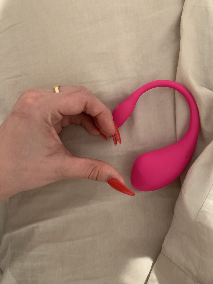 LovenseOfficial on X: RT @itslablonde: Love @Lovense ❤️  t.coxPwICaPCoh  X