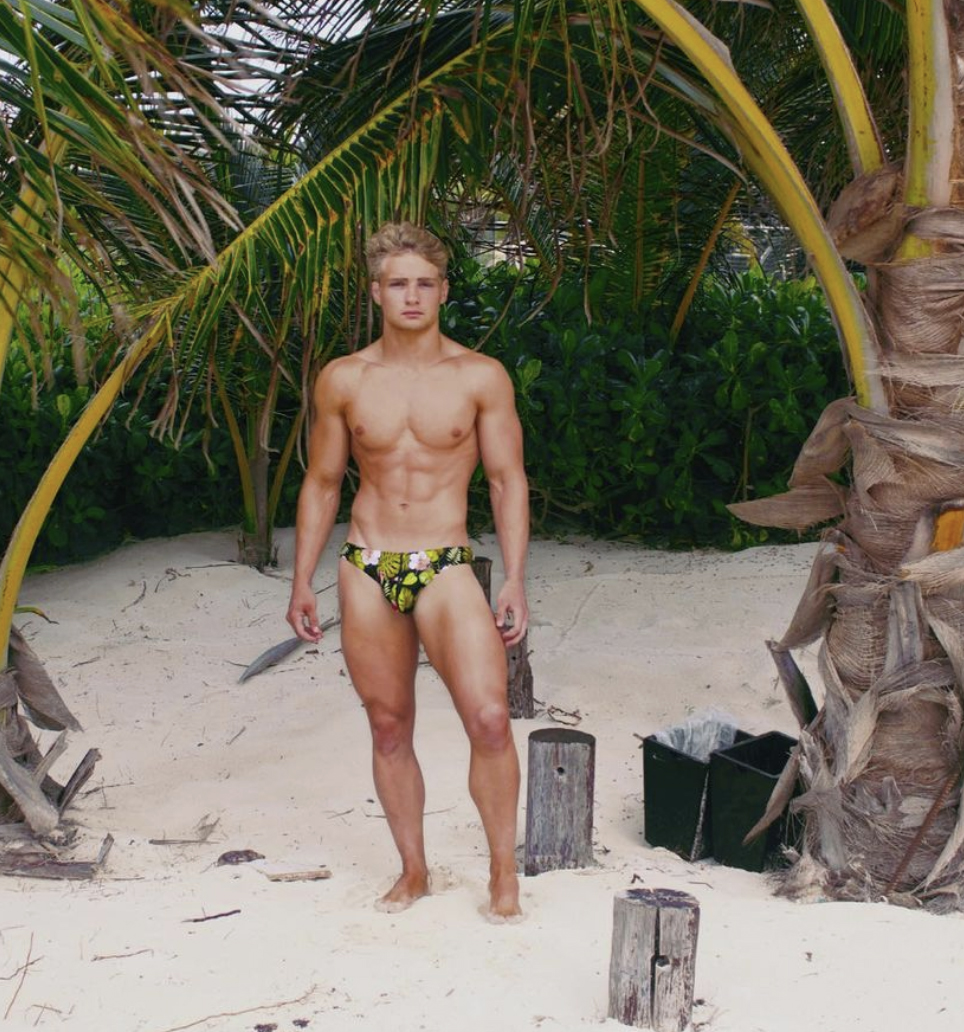 Twink muscle anyone? Check out his links (including OF and Twitter)

ofol.io/londonpierce