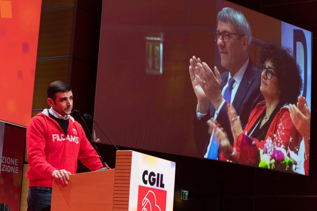 jeffnonato's tweet photo. XVI Congresso @FilcamsCgil: Fabrizio Russo eletto Segretario Generale, con il 96,5%, alla presenza di Maurizio Landini.
“Abbiamo davanti una grande sfida che ci attende. 
Noi ci siamo e ci saremo: per i diritti, la dignità, la democrazia.”

#sedicifilcams
#ConFilcams https://t.co/WRWRjcbbMO