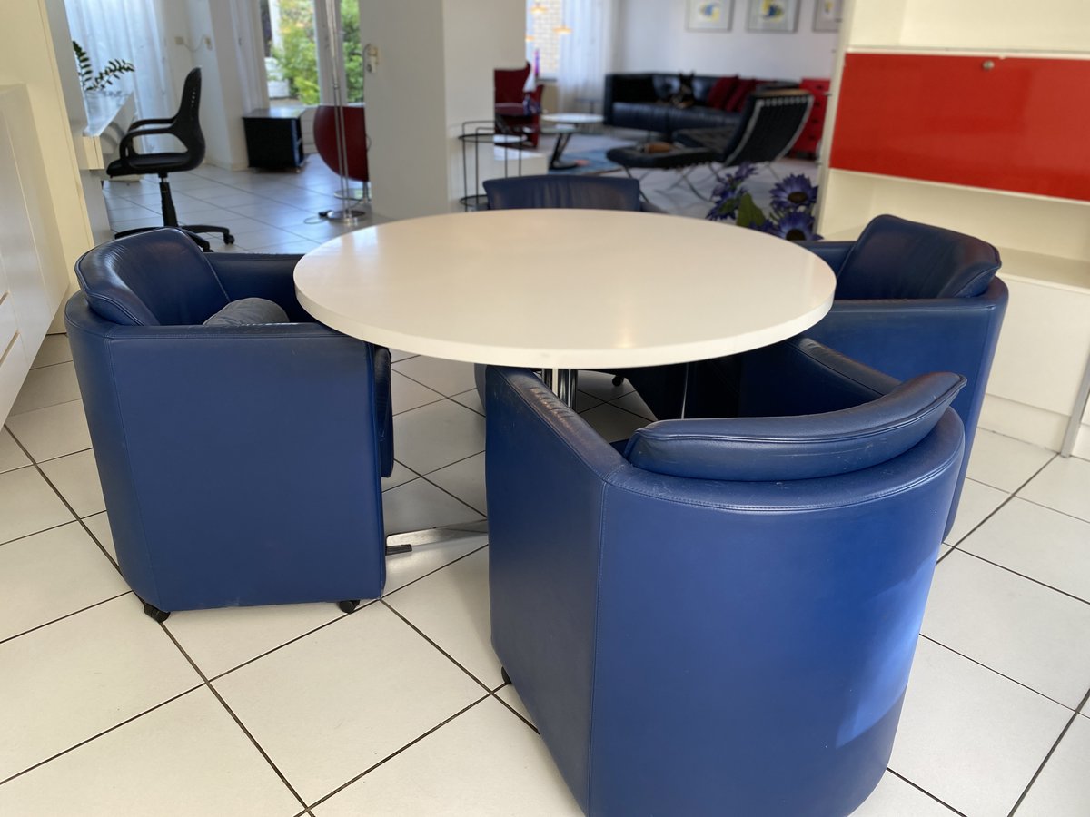 Pastoe eettafel wit rond 1.20 en 4x Leolux eetkamer fauteuil link.marktplaats.nl/m1945966834?ut… via @marktplaats #eetkamer #eettafel #eetkamerstoelen #vintage #Leolux #pastoe