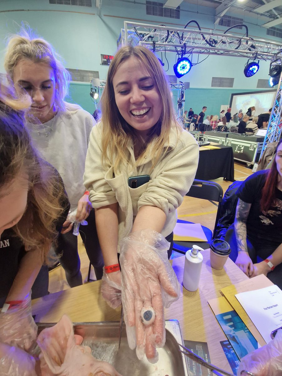 beccaperrett90's tweet photo. Good day so far @postmortemlive 

#studentnurse #studentnursedaytrip https://t.co/hhTDXnYxyI