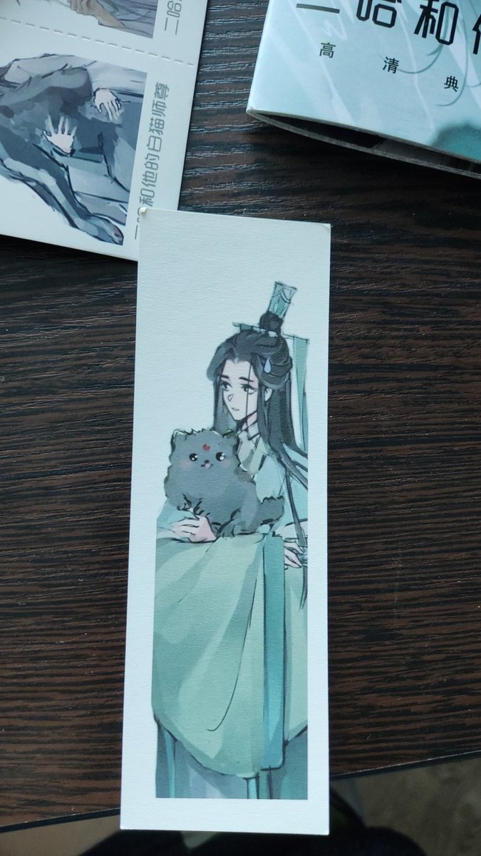 _Yumy_chan_'s tweet photo. Купила бокс по эрхе,но кажется в ней есть импостер 🤭 https://t.co/drrl2Vd9T1