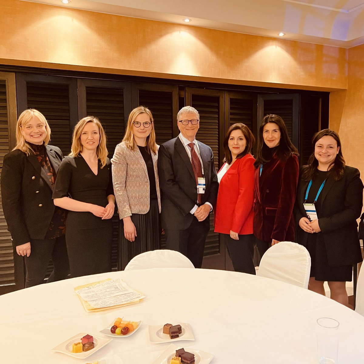 SerapGueler's tweet photo. Ein paar Eindrücke von der #MSC2023, an der ich im Rahmen des @MunSecConf Women Parliamentarian Program teilnehmen durfte. 
Höhepunkt für mich war die Begegnung mit @BillGates, der uns im Kreis der Kolleginnen aus BT &amp; EP das Engagement der @gatesfoundation erläutert hat. 1/5 https://t.co/2vTGEqpCHM