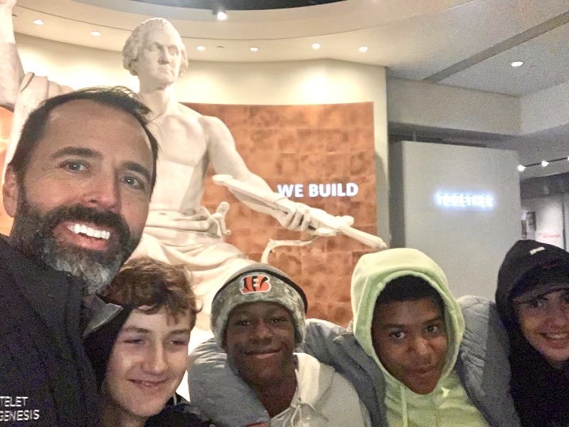SCAJRHIGH's tweet photo. We’re thankful that the Lord gave our 8th graders an awesome DC experience, and we’re so thankful to have them back home! Rest up on the long weekend, and we’ll see everyone on Tuesday! #GoSaders https://t.co/j3tPRHw7bE