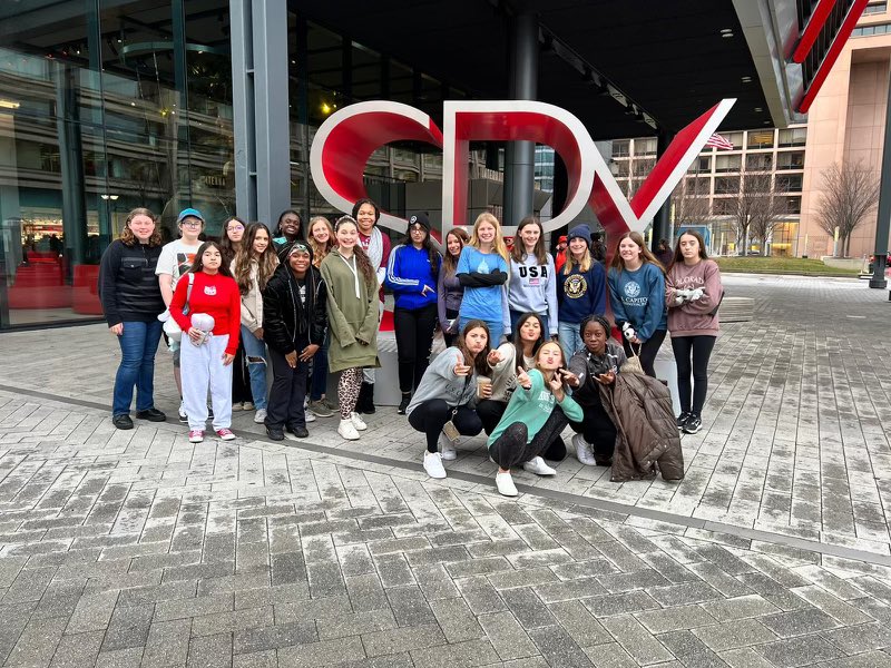 SCAJRHIGH's tweet photo. We’re thankful that the Lord gave our 8th graders an awesome DC experience, and we’re so thankful to have them back home! Rest up on the long weekend, and we’ll see everyone on Tuesday! #GoSaders https://t.co/j3tPRHw7bE