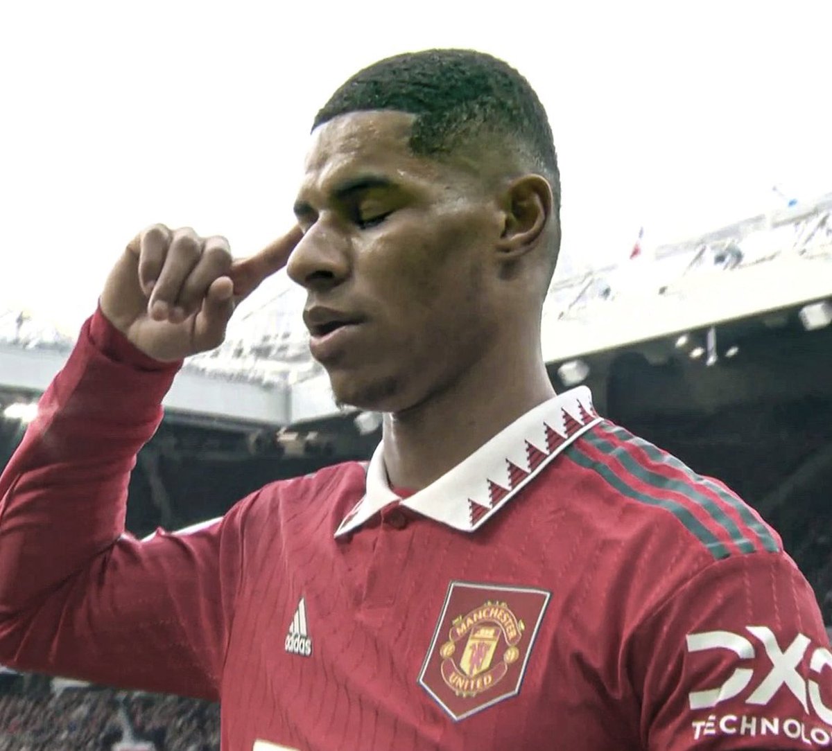 Marcus Rashford for Manchester United in all competitions:

👥 36 appearances
👤 29 starts
🧭 29.7 90s
⚽️ 23 goals
🅰️ 7 assists
🥅 89 minutes per G+A

For both club and country, he has 33 (26+7) G+A in just 31.2 90s.

The best season of his career.
