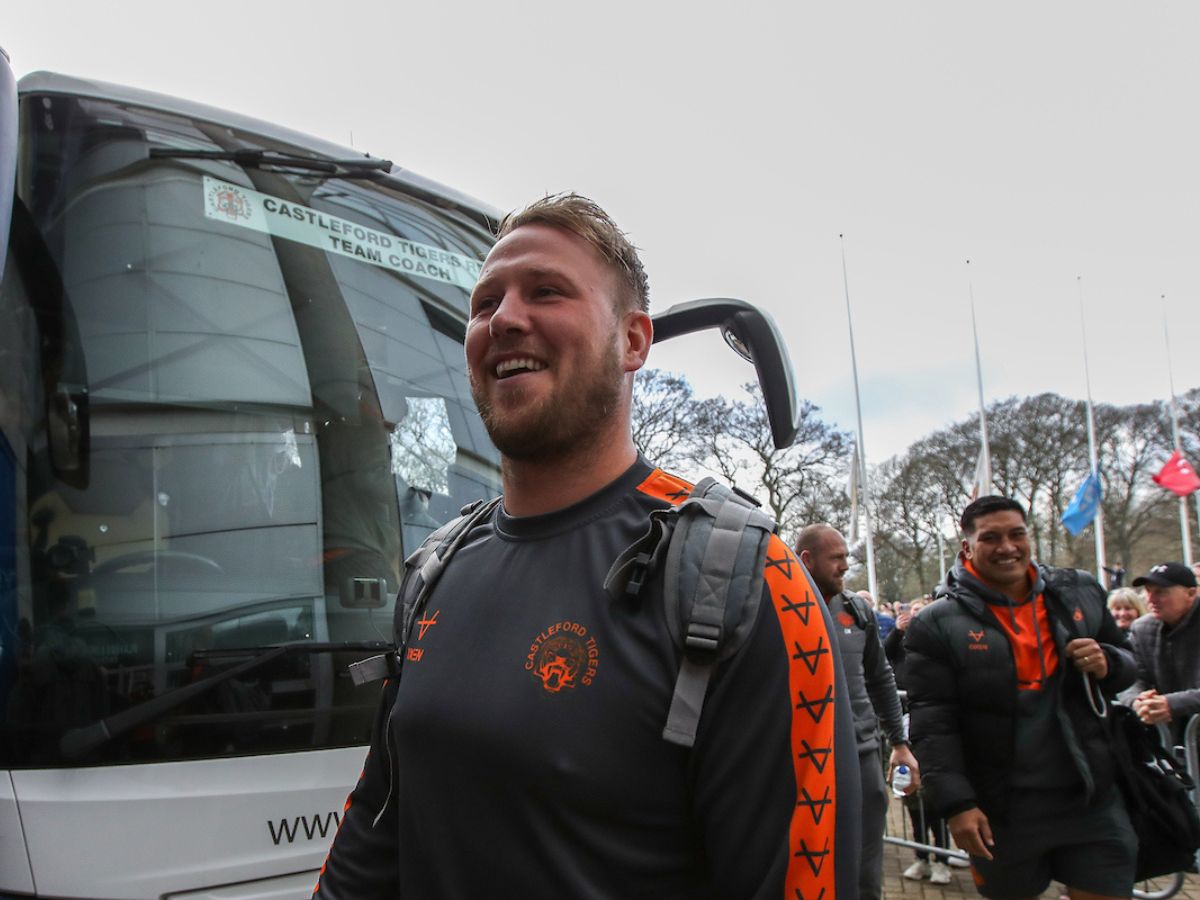 DavidGrant0778's tweet photo. FFS. 👅🤣🤣🤣 #SLHULCAS #SuperLeague #HullFC #CastlefordTigers #ILoveRugbyLeagueMe #JoeWesterman https://t.co/CueKRI7bMj