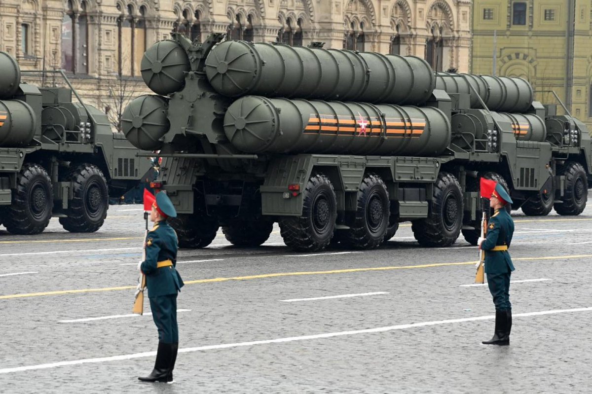 NewsIADN's tweet image. #Russia 🇷🇺 offers a wide range of weapon systems to #India🇮🇳 during the recently concluded #AeroIndia2023

Head of #Rosoboronexport stated:-

"Russia is conducting technical consultations with India on the production of the Pantsir-S1 and Tor-M2KM air defense systems."

#IADN
