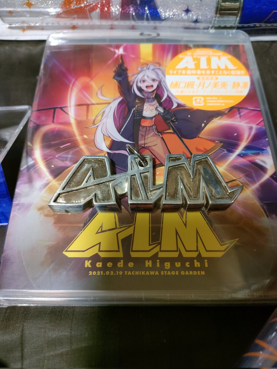 gold_orger's tweet photo. でろーん、AIMLIVE2周年おめでとう!!!!仕事で聖地巡礼は行けなかったけど……
あの完全ソロライブからもう2年経ったんだなぁ……ほんと時が経つのは早い……!!
いつかまたAIMLIVEの曲も声出しありのライブでやってほしい!!!
#AIMLIVE
#AIMLIVE2周年
#でらんてぃす
#樋口楓 https://t.co/qdmmipBVFy