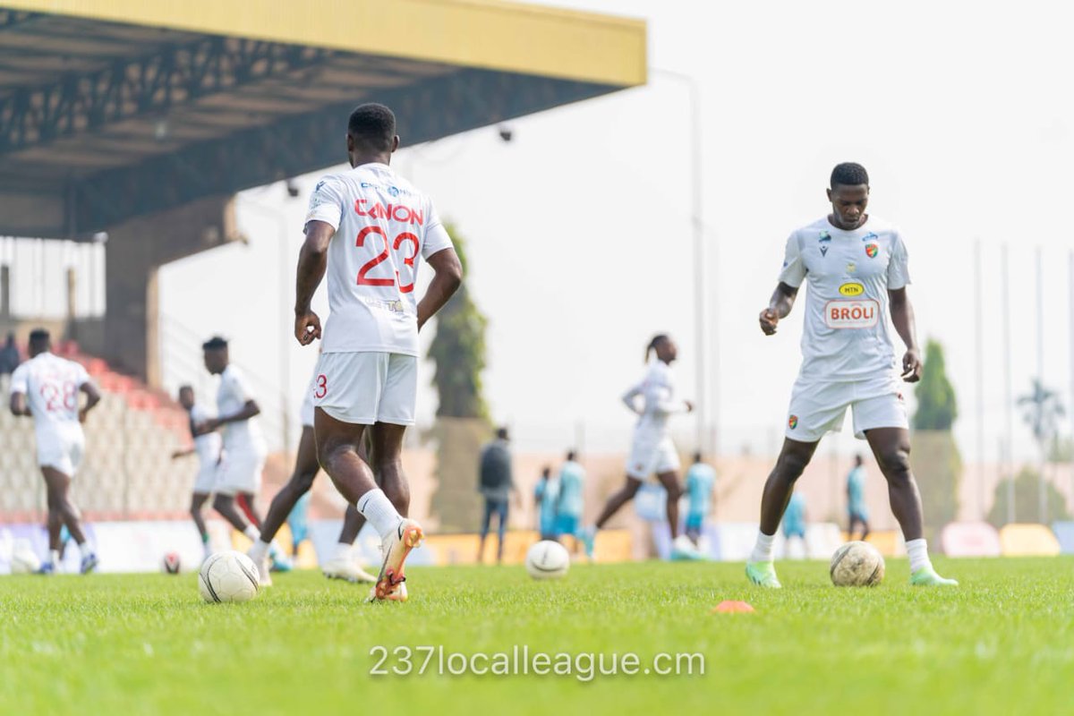 237localleague1's tweet photo. It has started at the Ngoa-Ekéllé stadium 4pm prompt
 Canon sportif de yaoundé Vs avion academy fc https://t.co/ql5x1AmCRi
