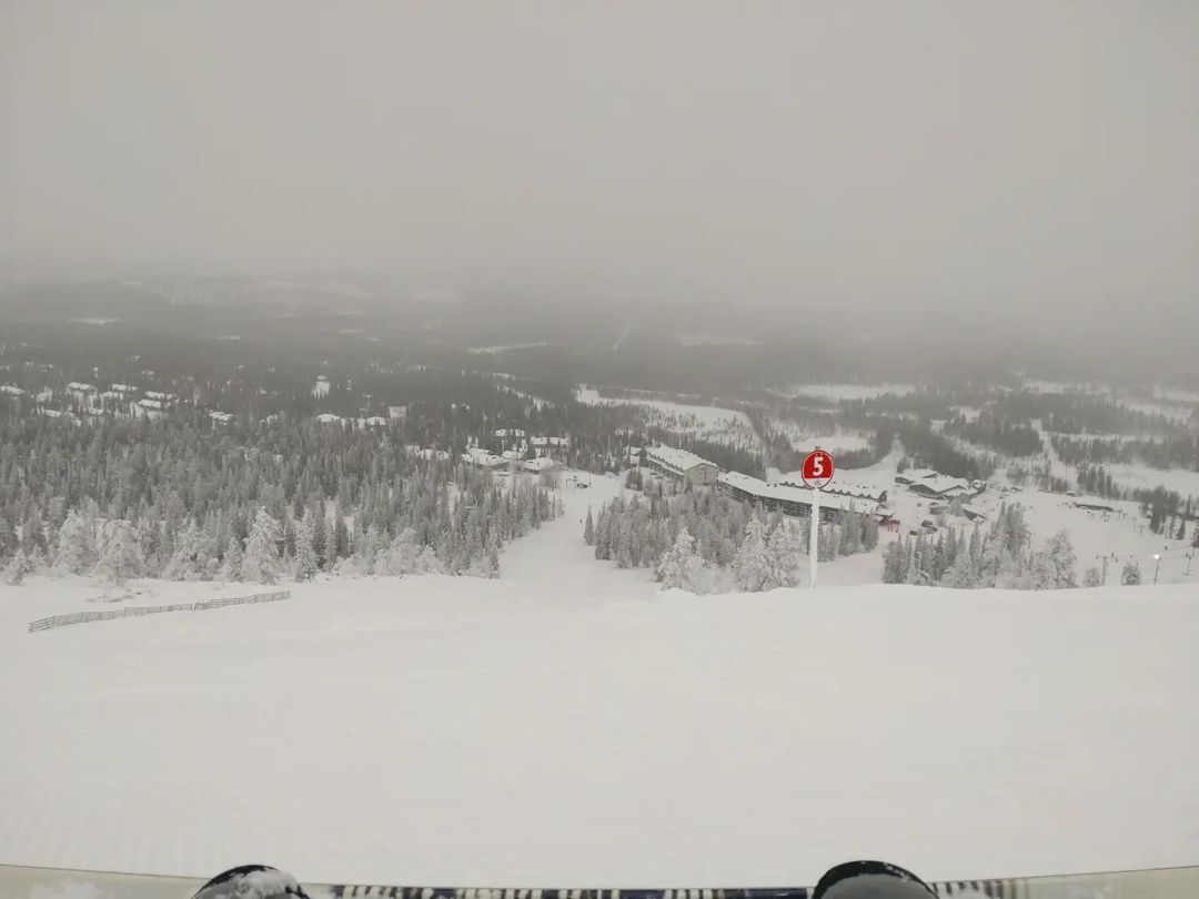 JennyPotae's tweet photo. Huomaan, että päivät pitenevät ja alkaa olla taas kevättä rinnassa. Mieli on virkeämpi ja tekee mieli suunnitella uusia seikkailuita ja haaveilen myös uusista harrastuksista.
#olos #snowboarding #olostunturi #muonio #visitmuonio🌱 https://t.co/b2fIf3NP0l