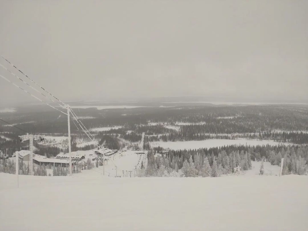 JennyPotae's tweet photo. Huomaan, että päivät pitenevät ja alkaa olla taas kevättä rinnassa. Mieli on virkeämpi ja tekee mieli suunnitella uusia seikkailuita ja haaveilen myös uusista harrastuksista.
#olos #snowboarding #olostunturi #muonio #visitmuonio🌱 https://t.co/b2fIf3NP0l