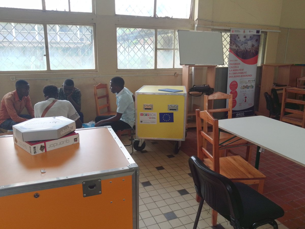 Dr_NRichard's tweet image. Le campus Rohero de l'@UB_Rumuri  dispose actuellement d'un espace collaboratif #ideasbox de la @BSF_Inter -#Burundi avec appui de l'@UEauBurundi.
@ClaudeBochuEU @MESRS4 @MagazineJimbere