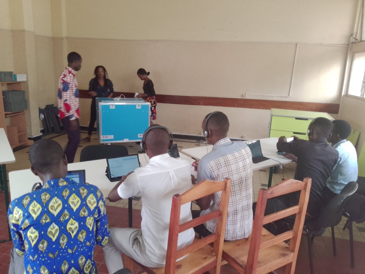 Dr_NRichard's tweet image. Le campus Rohero de l'@UB_Rumuri  dispose actuellement d'un espace collaboratif #ideasbox de la @BSF_Inter -#Burundi avec appui de l'@UEauBurundi.
@ClaudeBochuEU @MESRS4 @MagazineJimbere