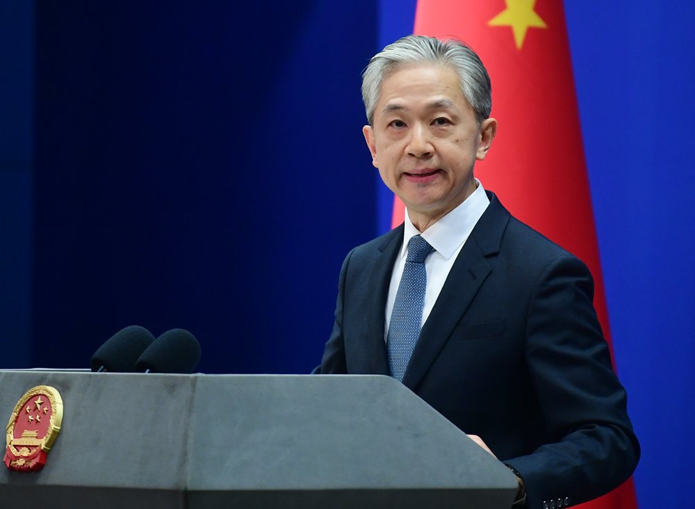 laderechadiario's tweet photo. 🇨🇳🇺🇸 | Portavoz del Ministerio de Relaciones Exteriores de China, Wang Wenbin: "¿Por qué Estados Unidos puede detectar un globo aerostático a 18.000 metros de altura, pero no puede ver un hongo venenoso de cloruro de vinilo sobre Ohio?" https://t.co/jdVR9nYLWD