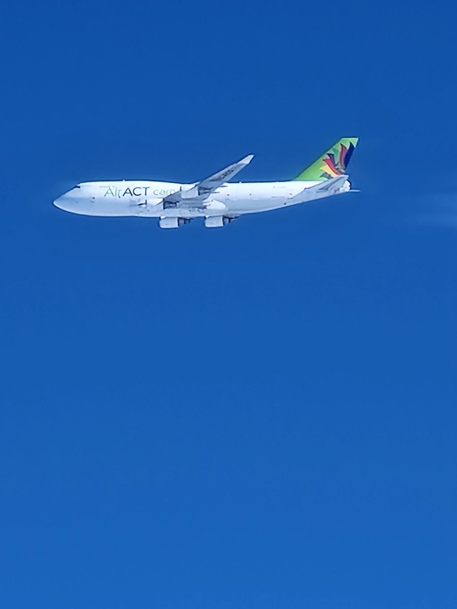 kultanick's tweet image. One for @miami_rick .... cargo 747 overtaking a Finnair A330 ... both inbound to Helsinki today ... 36,000 (me) and 38,000 (I imagine for the Queen...)