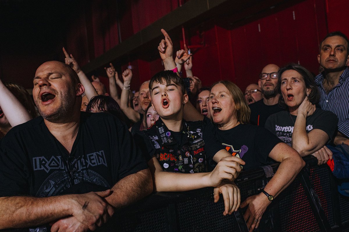 What a night in Manchester that was, Crowfamily! 

We’re following that with another SOLD OUT show tonight in Newcastle, via Reflex Records for another instore signing and acoustic session 🤝 ✍🏻 

Thanks a million for the continued support 🙌🏻

📸 <a href="/CoalPoetMedia/">Coal Poet Media</a>